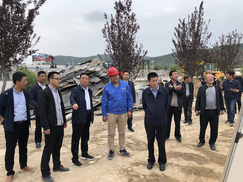 政协副主席申延生视察安塞区二污处置惩罚厂提标刷新工程项目_副本.jpg
