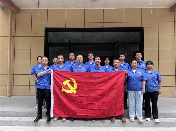 “忆峥嵘岁月 谱七一时代新篇”系列运动02.jpg